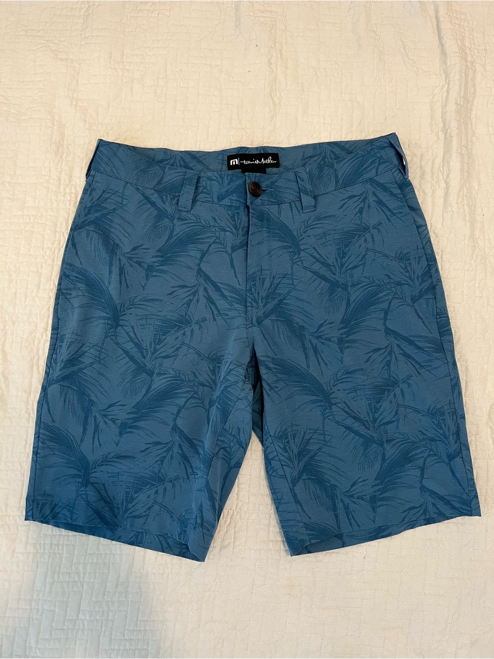 TravisMathew Jungle Oasis Golf Shorts Blue Tropical Leaf Pattern Size 30 Waist